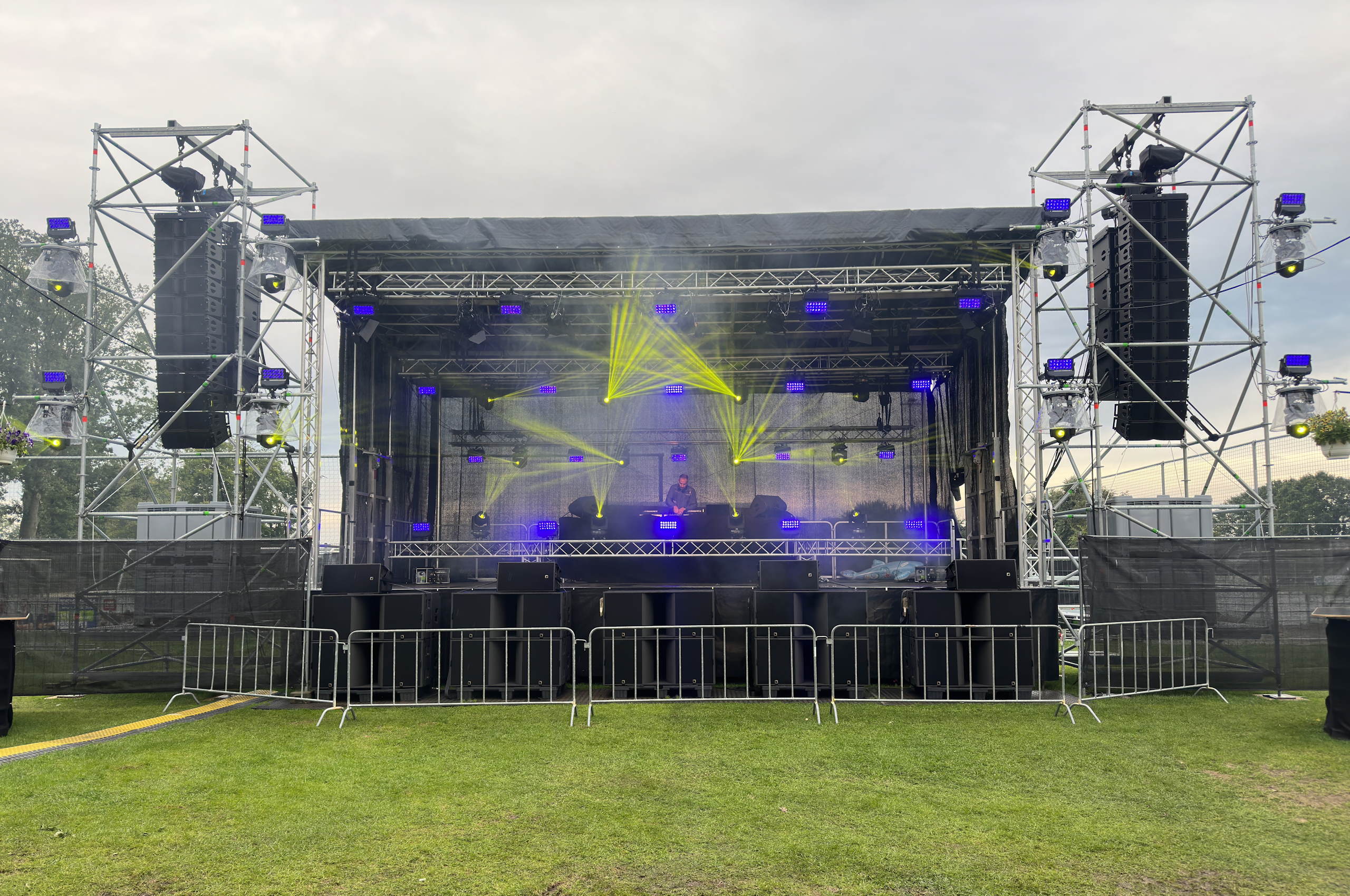 L-Acoustics Beschallungssystem mit KARA-II und KS28